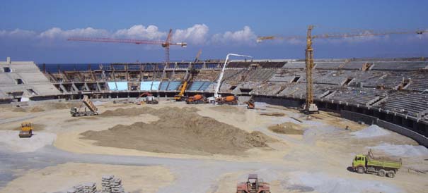 View of the construction site from the south. The north curve is the last to be built (October 2002)