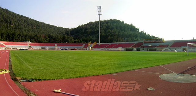 The west stand and the south curve - Click to enlarge!